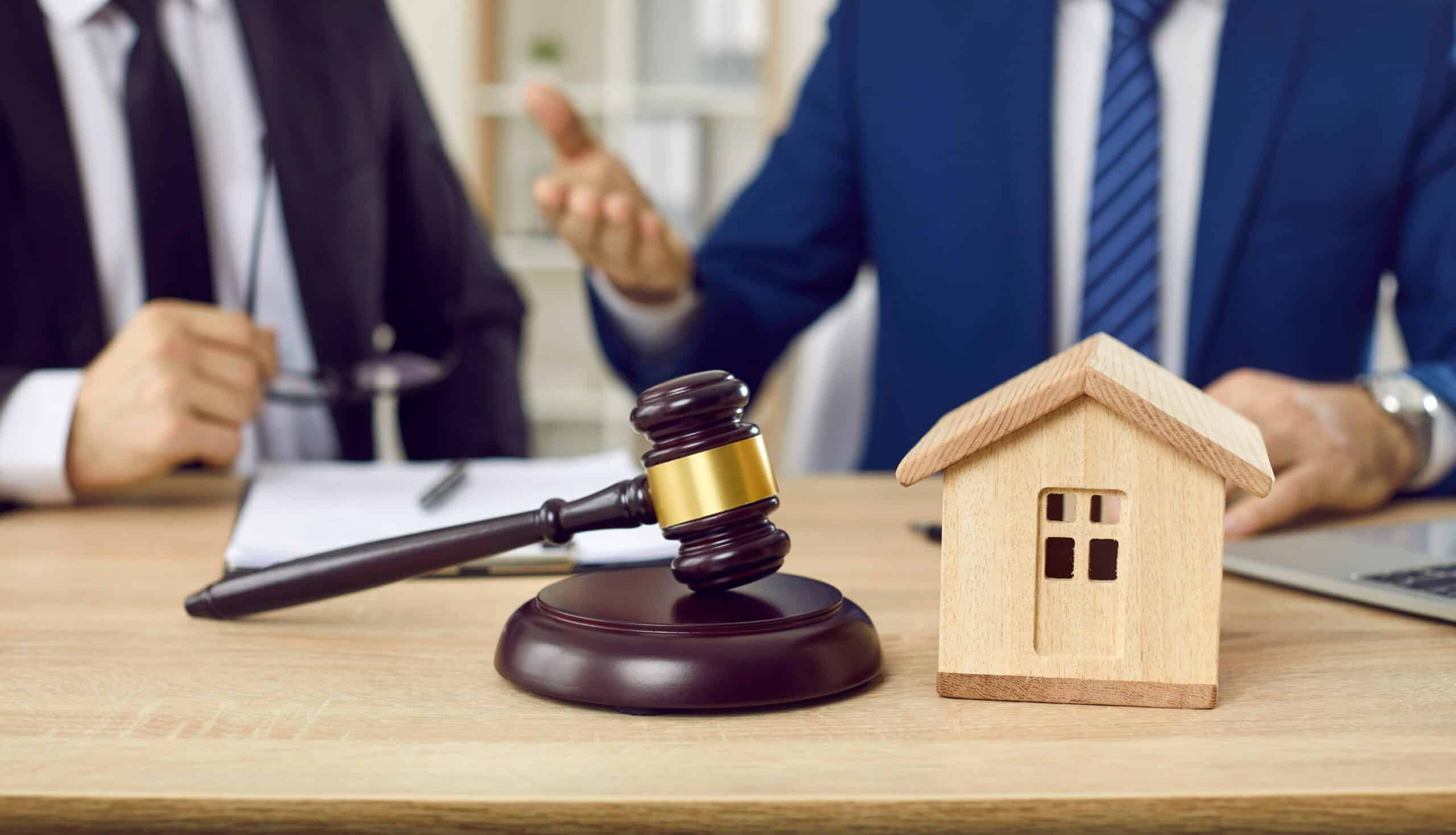 ADALET BAKANLIĞININ DUYARSIZLIĞI KİRA TAHLİYELERİNDE ADALETSİZLİĞİ ARTIYOR.